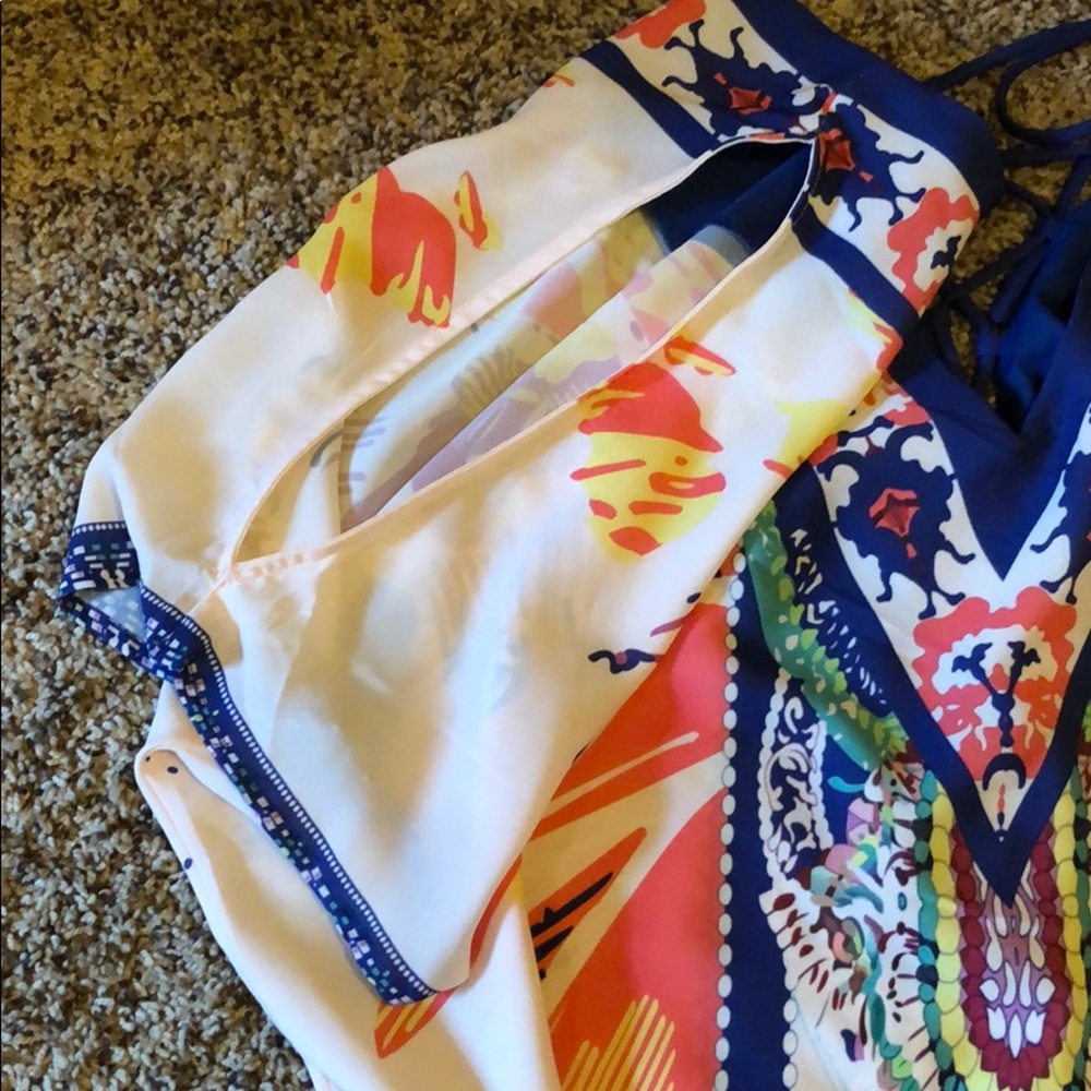 Swimsuit cover up - Picture 4 of 5